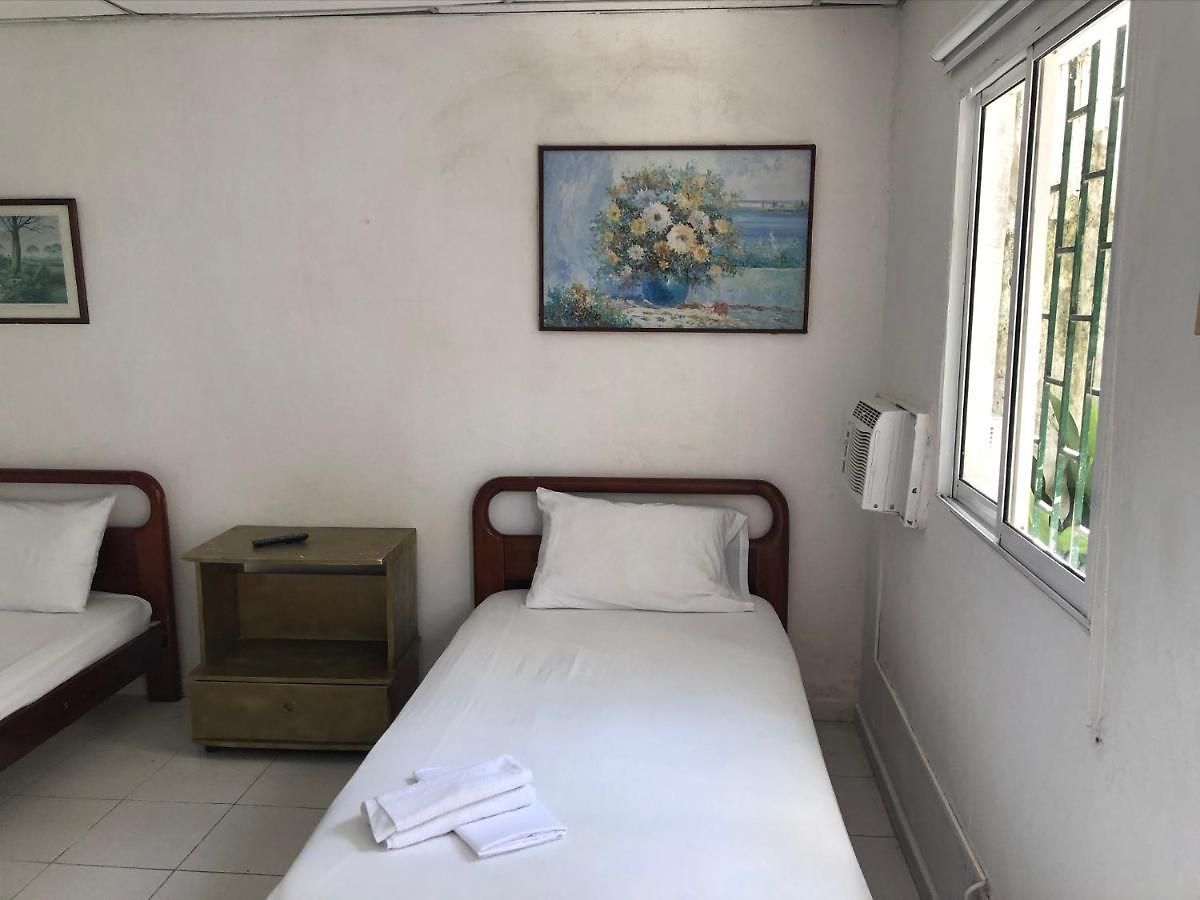 Room In Guest Room - Single Rooms Near The Beach Beach Guest house Cartagena